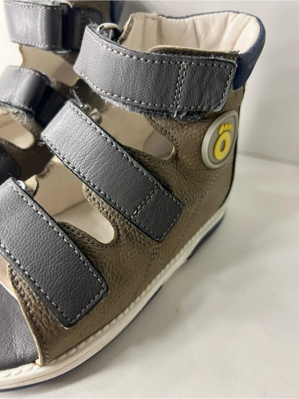 Kids Open-Toe Orthopedic Sandals in Olive with Black Straps - Picture 9 of 14